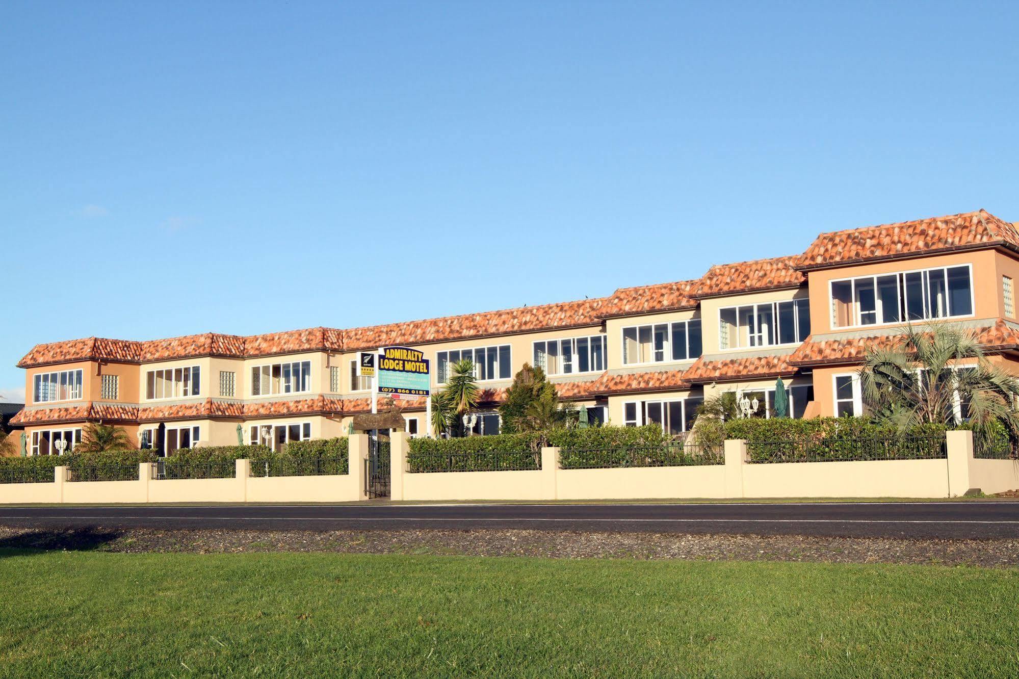 Admiralty Lodge Motel Whitianga Exteriör bild